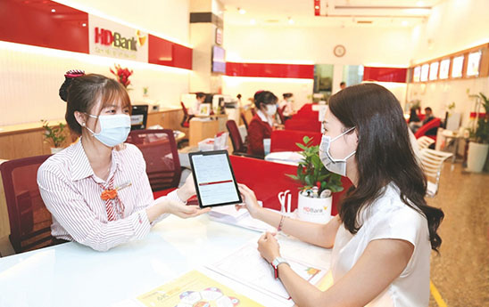 Ngân hàng dồn dập tăng “sức đề kháng”