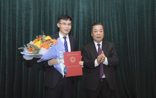 Ông Lê Việt Hùng giữ chức vụ Phó Vụ trưởng Vụ Tổ chức cán bộ, Ngân hàng Nhà nước