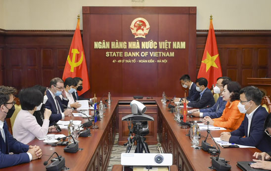 Thống đốc Nguyễn Thị Hồng tiếp xã giao Đoàn Điều IV của IMF