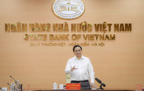 Thủ tướng Phạm Minh Chính ghi nhận và đánh giá cao những đóng góp tích cực của ngành Ngân hàng