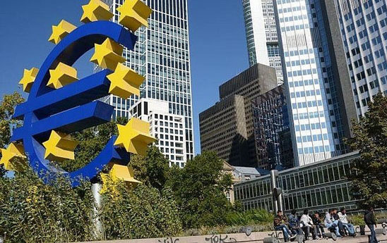 Ủy ban châu Âu hạ dự báo tăng trưởng kinh tế Eurozone