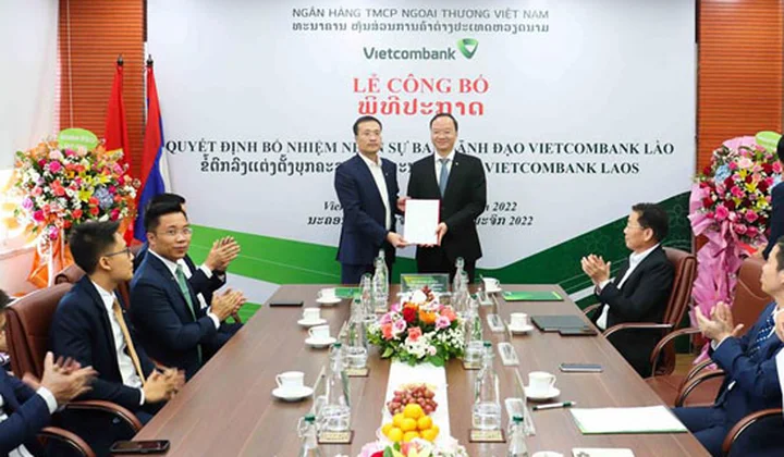 Vietcombank tổ chức lễ công bố quyết định về nhân sự Ban lãnh đạo VCB Lào