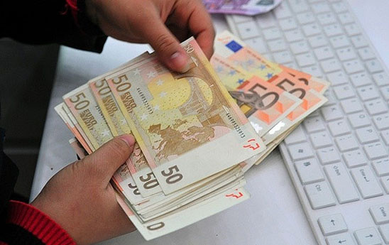 ECB tăng lãi suất thêm 0,25%