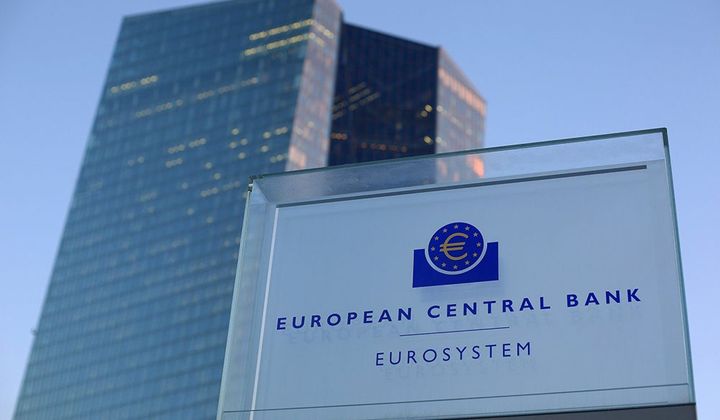 ECB đã tăng cả ba loại lãi suất cơ bản thêm 0,5%