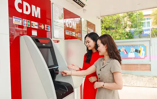 Khách hàng có thể sử dụng tính năng lì xì trực tuyến trên ứng dụng ngân hàng số