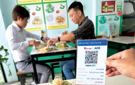 QR ra vỉa hè