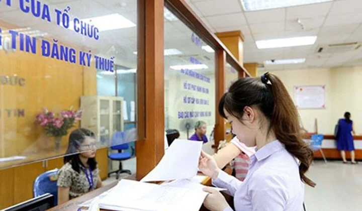 Hồ sơ khai, miễn lệ phí trước bạ đối với tài sản thuê tài chính gồm những gì?