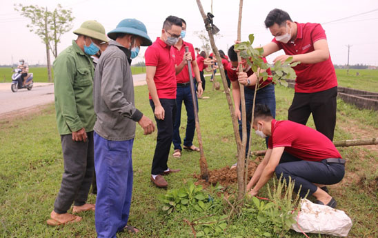 Agribank Hà Tĩnh phát động Lễ ra quân trồng cây xanh