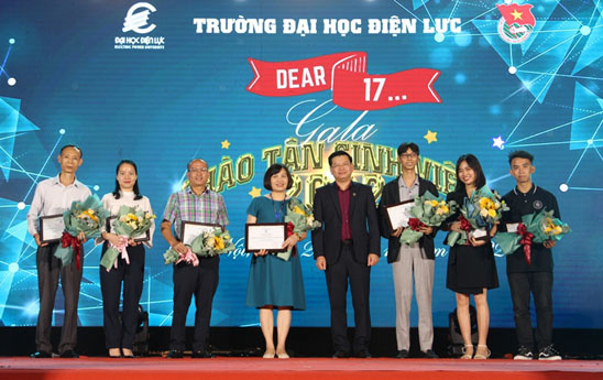 Agribank Tây Hồ nhà tài trợ giáo dục truyền thống trong trái tim thầy trò trường EPU