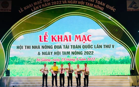 Agribank đồng hành cùng Hội thi nhà nông đua tài toàn quốc lần thứ V và Ngày hội Tam nông 2022