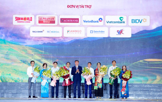 Agribank đồng hành cùng Lễ đón nhận Bằng của UNESCO ghi danh “Nghệ thuật Xòe Thái”