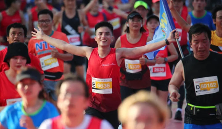 Đoàn viên công đoàn VNBA tham gia giải chạy Hà Nội Marathon Techcombank