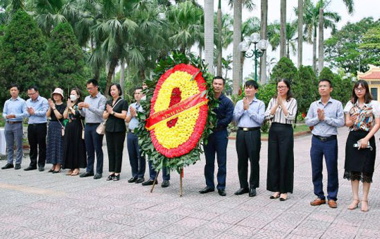 GPBank Tổ chức viếng và dâng hương tại Nghĩa trang liệt sỹ thành phố Hà Nội