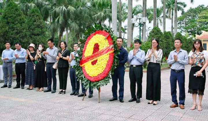 GPBank Tổ chức viếng và dâng hương tại Nghĩa trang liệt sỹ thành phố Hà Nội