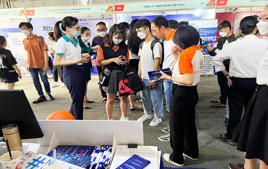 KienlongBank đồng hành Ngày hội việc làm Đại học Quốc tế năm 2022