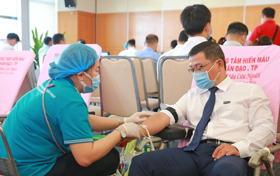 Năm thứ 10, Sacombank tổ chức chương trình chia sẻ từ trái tim