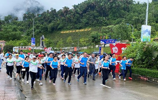 Sacombank khởi động chặng 5 Những bước chân vì cộng đồng
