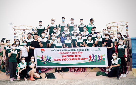 Vietcombank Quảng Bình tổ chức Ngày Chủ nhật xanh 2022 và Cuộc thi chạy vì cộng đồng