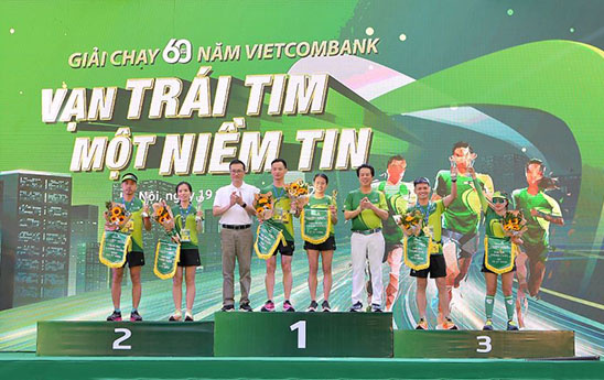 Giải chạy 60 năm Vietcombank “Vạn trái tim - Một niềm tin”