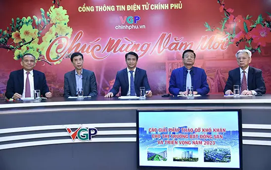 Tọa đàm 'Các giải pháp tháo gỡ khó khăn cho thị trường bất động sản'