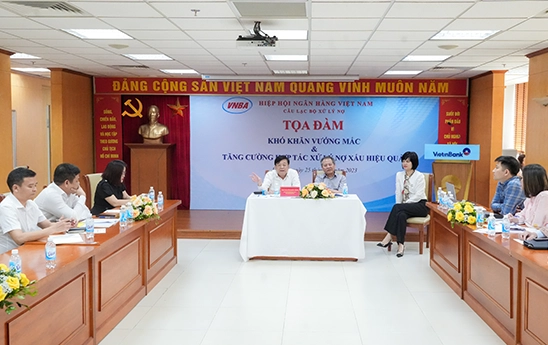 Tọa đàm “Khó khăn, vướng mắc & tăng cường hợp tác xử lý nợ xấu hiệu quả”