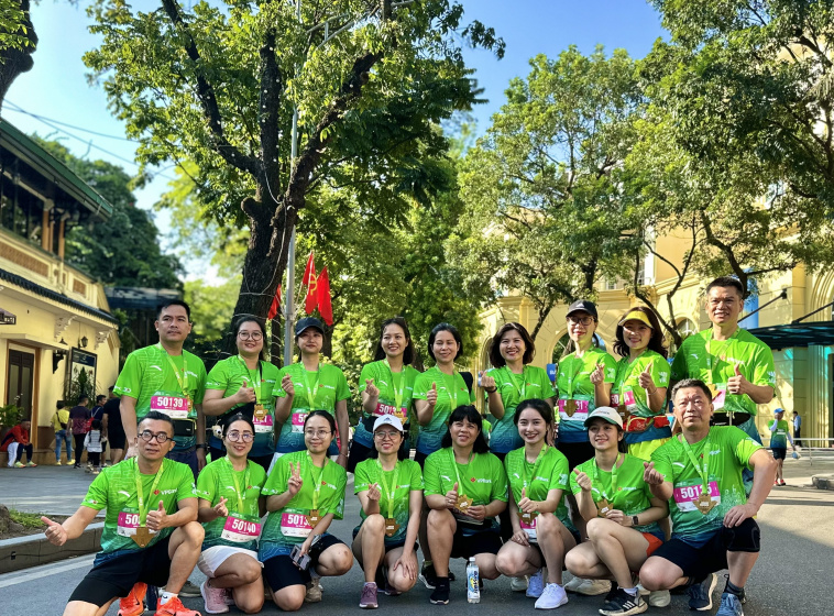 Hơn 20 cán bộ, nhân viên, công đoàn viên Hiệp hội Ngân hàng Việt Nam tham dự giải chạy VPBank Hanoi International Marathon 2023 ở cự ly 5km, nhằm hưởng ứng phong trào rèn luyện thế thao, đồng thời đóng góp cho các hoạt động thiện nguyện, an sinh xã hội.