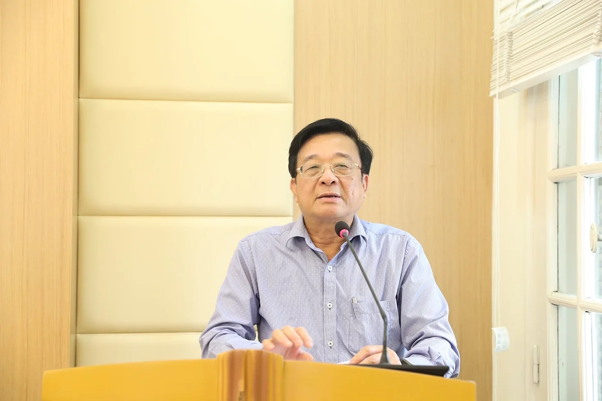Phó Chủ tịch kiêm Tổng Thư ký Hiệp hội Ngân hàng Nguyễn Quốc Hùng phát biểu tại cuộc họp. Ảnh: Minh Ngọc
