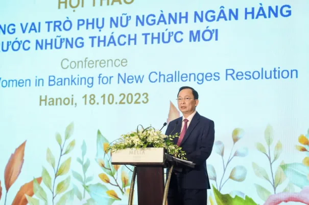 phụ nữ ngành Ngân hàng