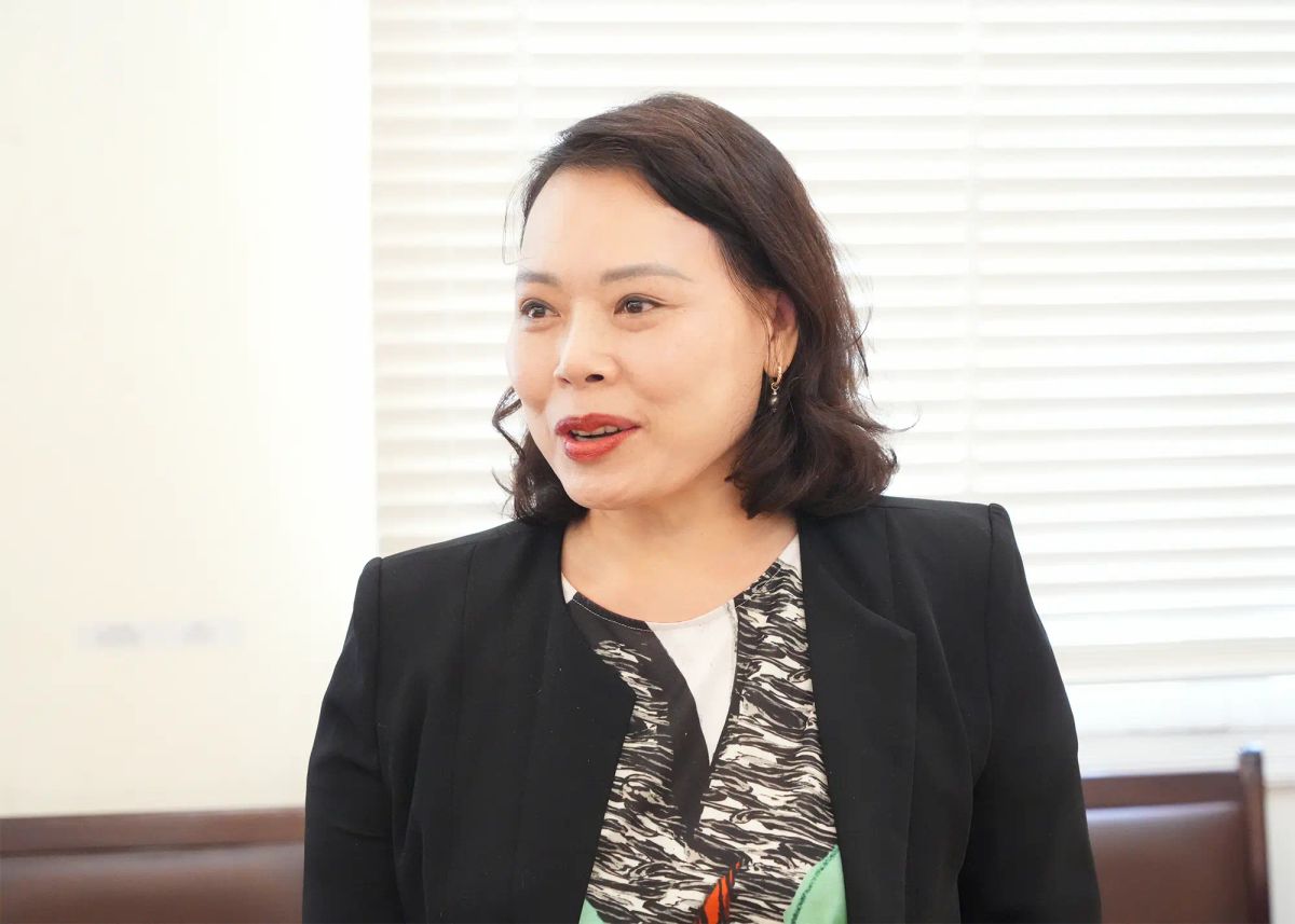 Bà Hương phát biểu