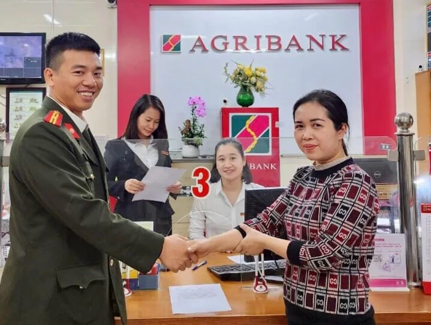 Công an tỉnh Bắc Giang và cán bộ Agribank Dĩnh Kế - Chi nhánh Bắc Giang II giúp ngăn chặn thủ đoạn lừa đảo qua mạng