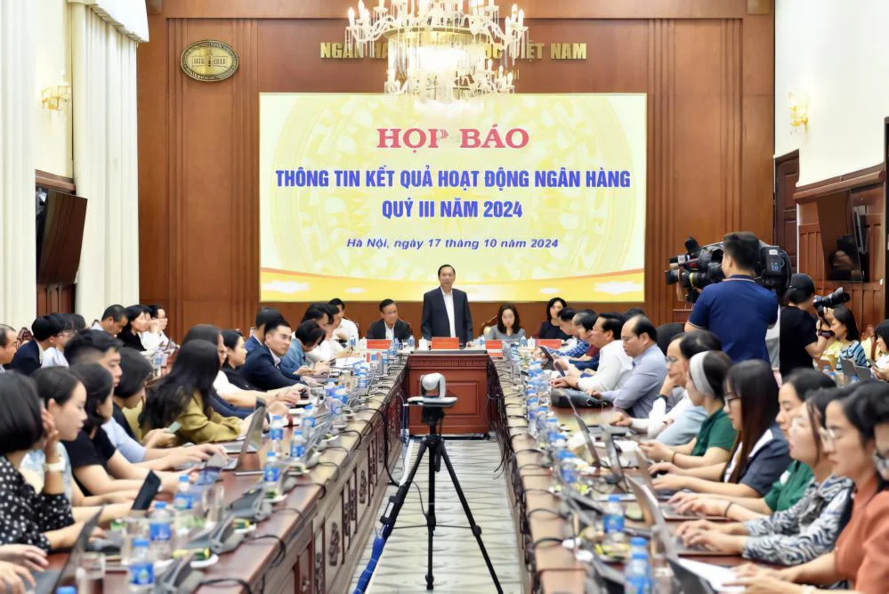 Phó Thống đốc Thường trực Đào Minh Tú chủ trì buổi họp báo hỗ trợ tiếp cận vốn tín dụng