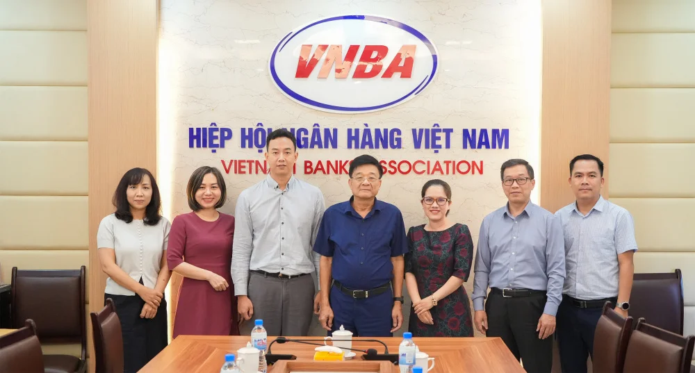 VNBA talks with the Attaché of the Consulate General of Canada