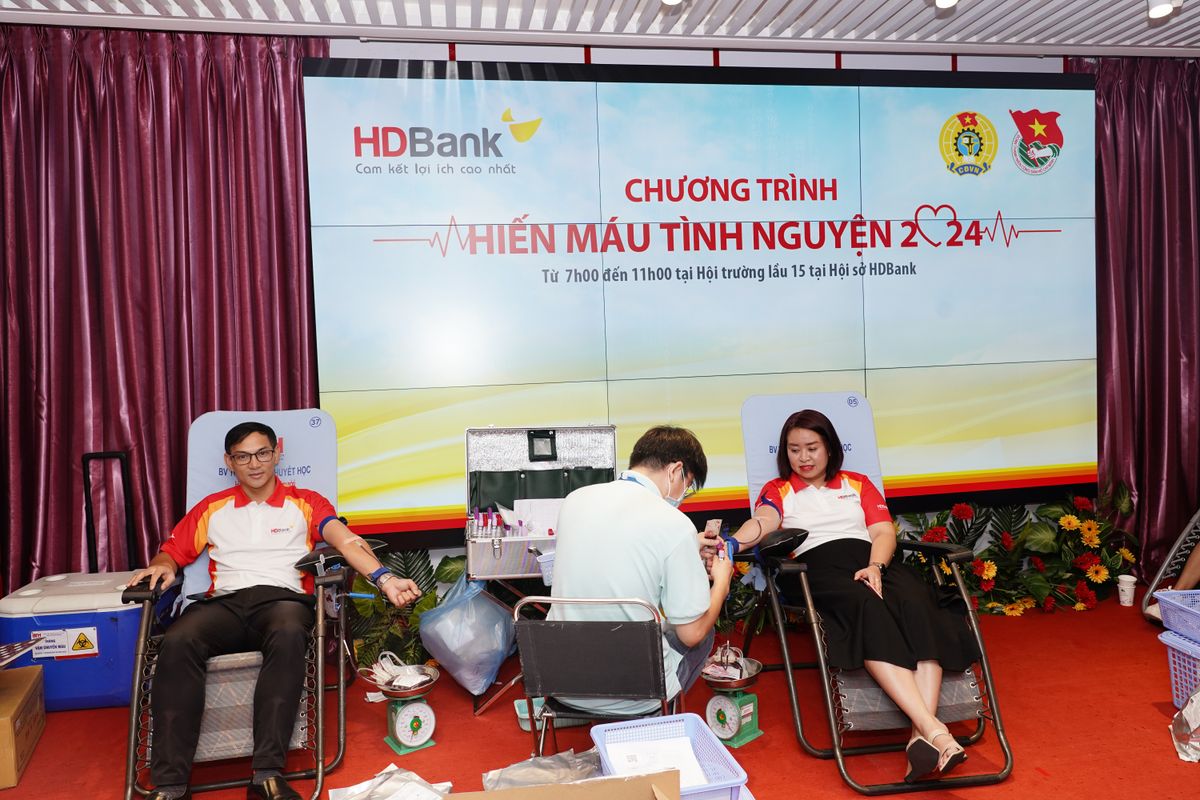 hiến máu