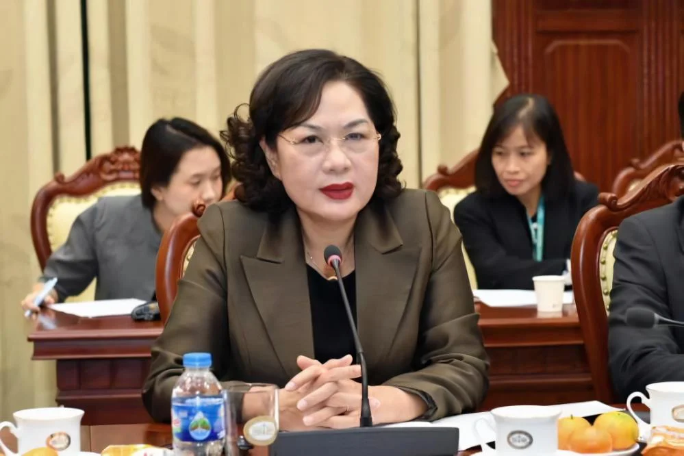 Thống đốc Nguyễn Thị Hồng phát biểu tại buổi làm việc