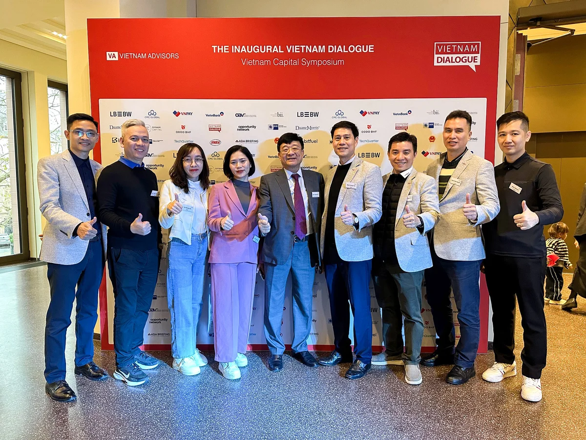 Phó Chủ tịch kiêm Tổng Thư ký Hiệp hội Ngân hàng và đại diện VNPay tại sự kiện