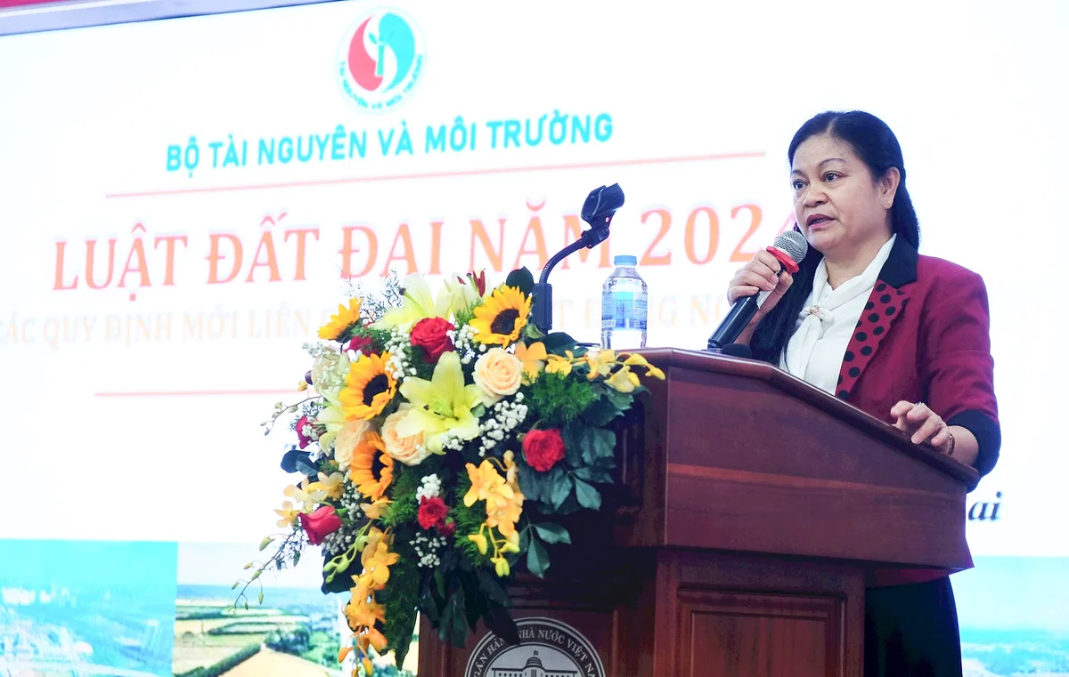 Bà Phạm Thị Thịnh – Trưởng phòng, Cục Đăng ký và Dữ liệu thông tin Đất đai – Bộ Tài nguyên và môi trường
