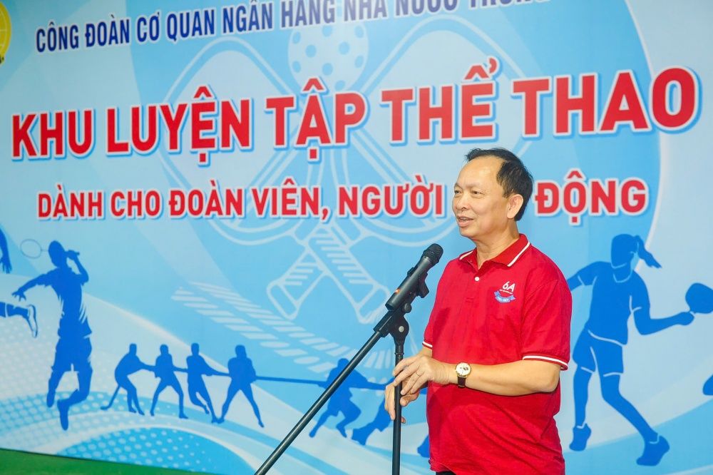 Đ/c Đào Minh Tú - Phó Thống đốc Thường trực NHNN, Chủ tịch Công đoàn NHVN, Thủ trưởng hành chính Cơ quan NHTW phát biểu tại lễ khai mạc