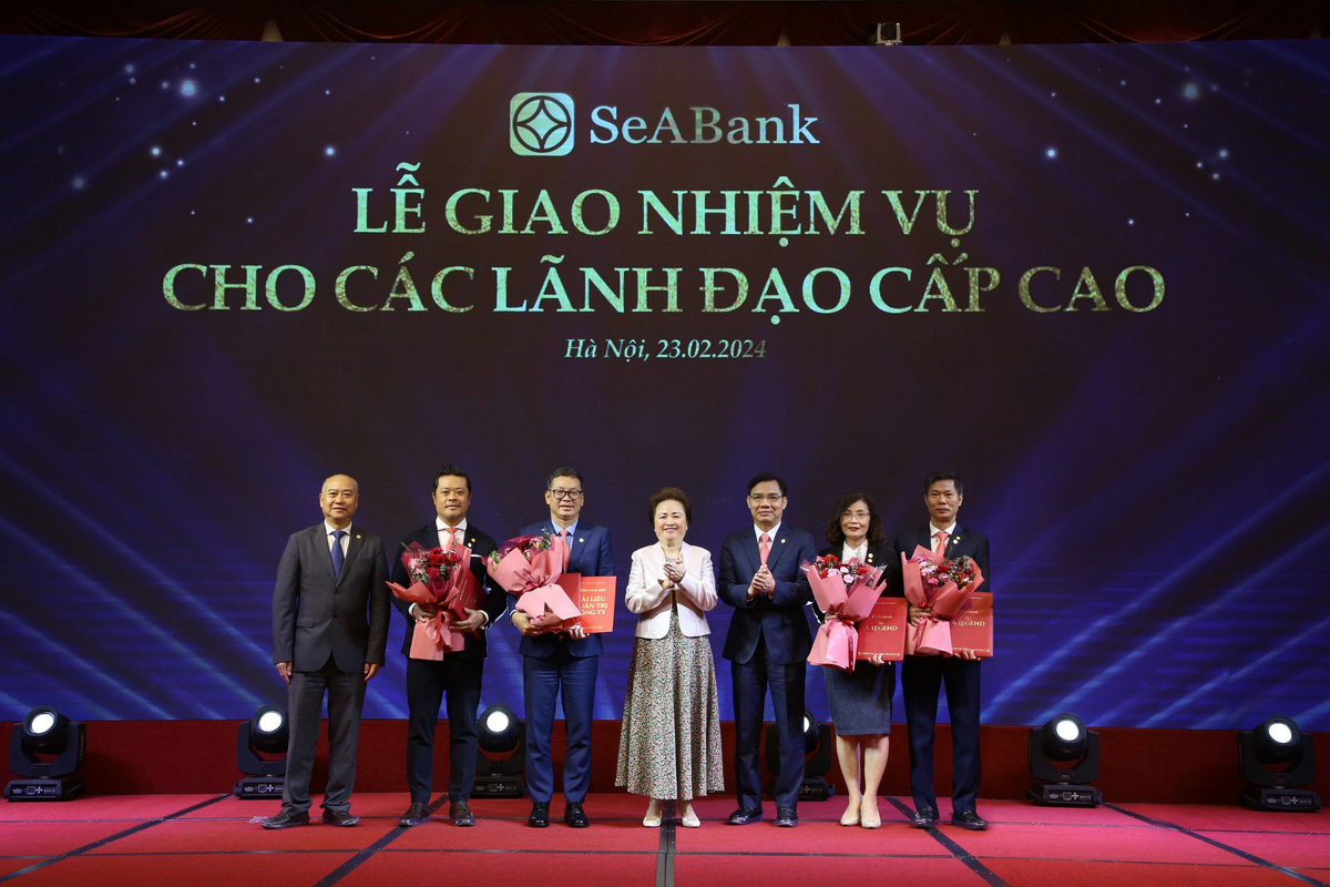 SeABank kiện toàn bộ máy nhân sự cấp cao với sự tham gia của các thành viên giàu kinh nghiệm, có thâm niên cống hiến làm việc lâu năm.