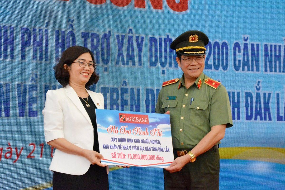 nhà tình nghĩa