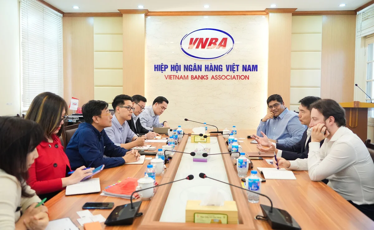 Quang cảnh buổi làm việc