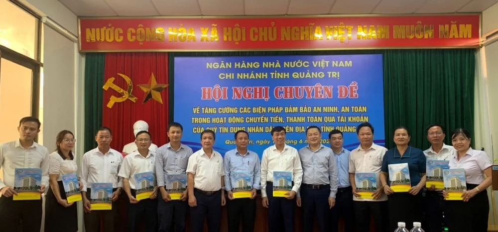Lãnh đạo NHNN, NHHTX và các QTDND ký cam kết thực hiện nhiệm vụ