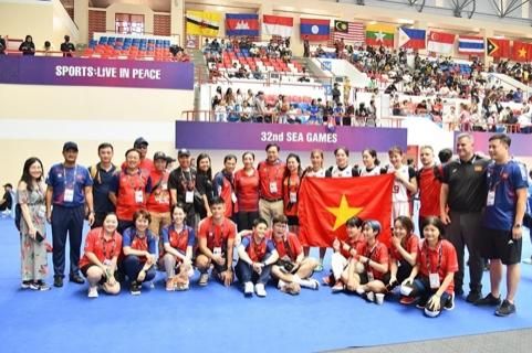 SEA Games 32: "Đội tuyển bóng rổ Việt Nam là tấm gương cho các vận động viên Việt Nam nỗ lực vươn lên"
