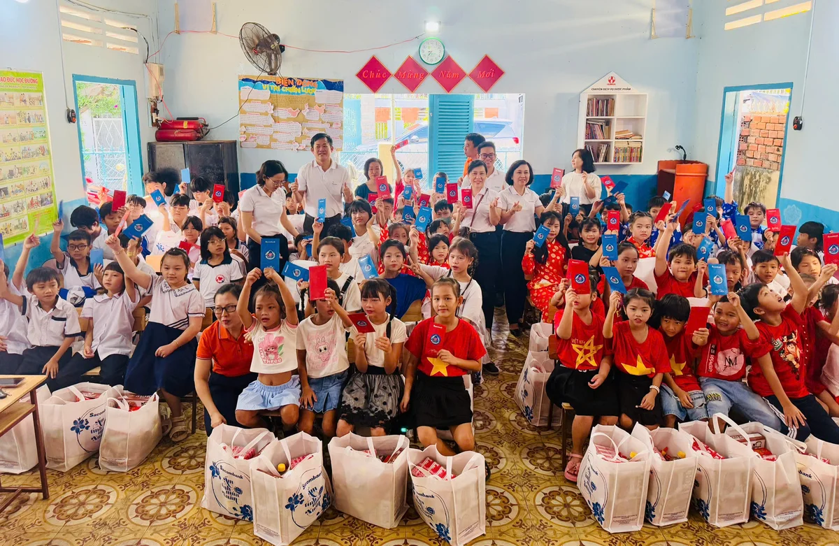 Ấm tình mùa Xuân