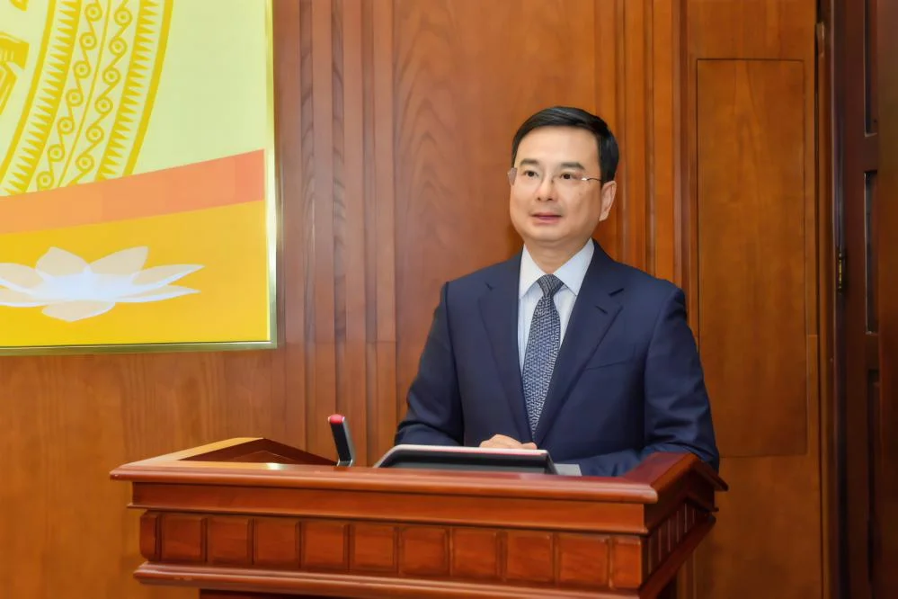 Phó Thống đốc Phạm Thanh Hà phát biểu giao nhiệm vụ cho các cán bộ được điều động, bổ nhiệm