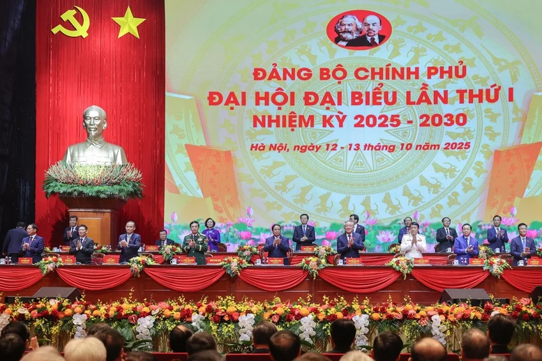Tổng Bí thư Tô Lâm. Thủ tướng Phạm Minh Chính, Chủ tịch Quốc hội Trần Thanh Mẫn và các đồng chí lãnh đạo, nguyên lãnh đạo Đảng, Nhà nước đến dự Đại hội đại biểu Đảng bộ Chính phủ lần thứ I, nhiệm kỳ 2025-2030 - Ảnh: VGP/Nhật Bắc