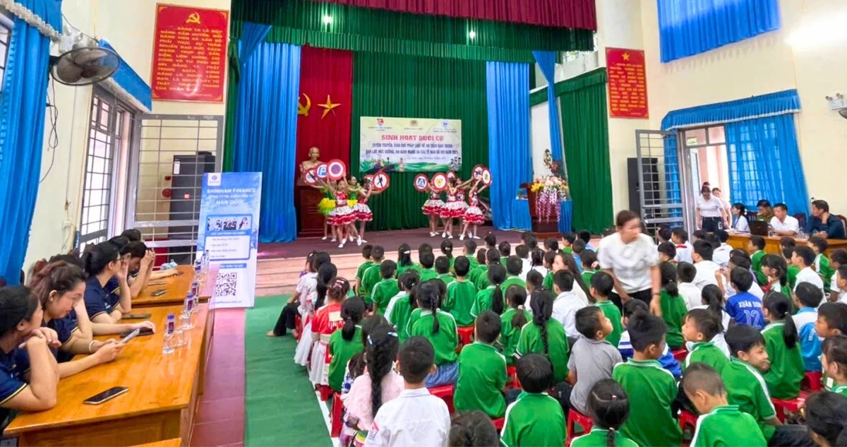 Shinhan Finance mang Trung thu ấm áp đến học sinh khó khăn tại Thái Nguyên