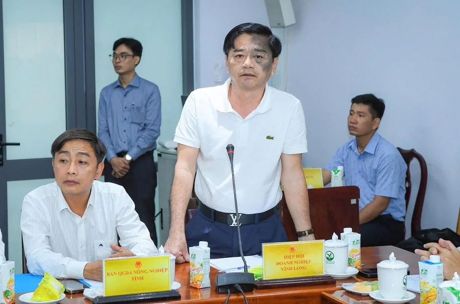 Đại diện doanh nghiệp của tỉnh Vĩnh Long trao đổi về cơ chế lãi suất với ngân hàng