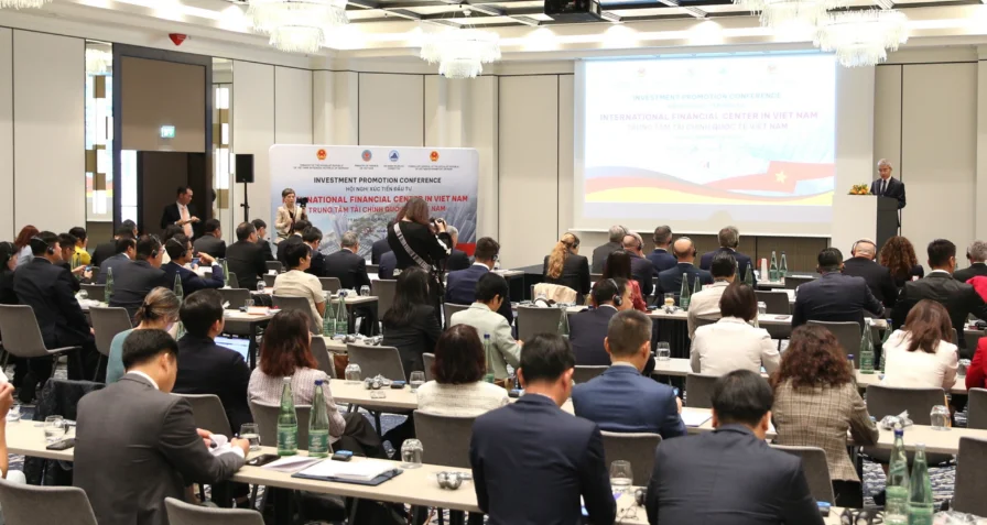 Hội nghị xúc tiến đầu tư Trung tâm tài chính quốc tế Việt Nam tại Frankfurt