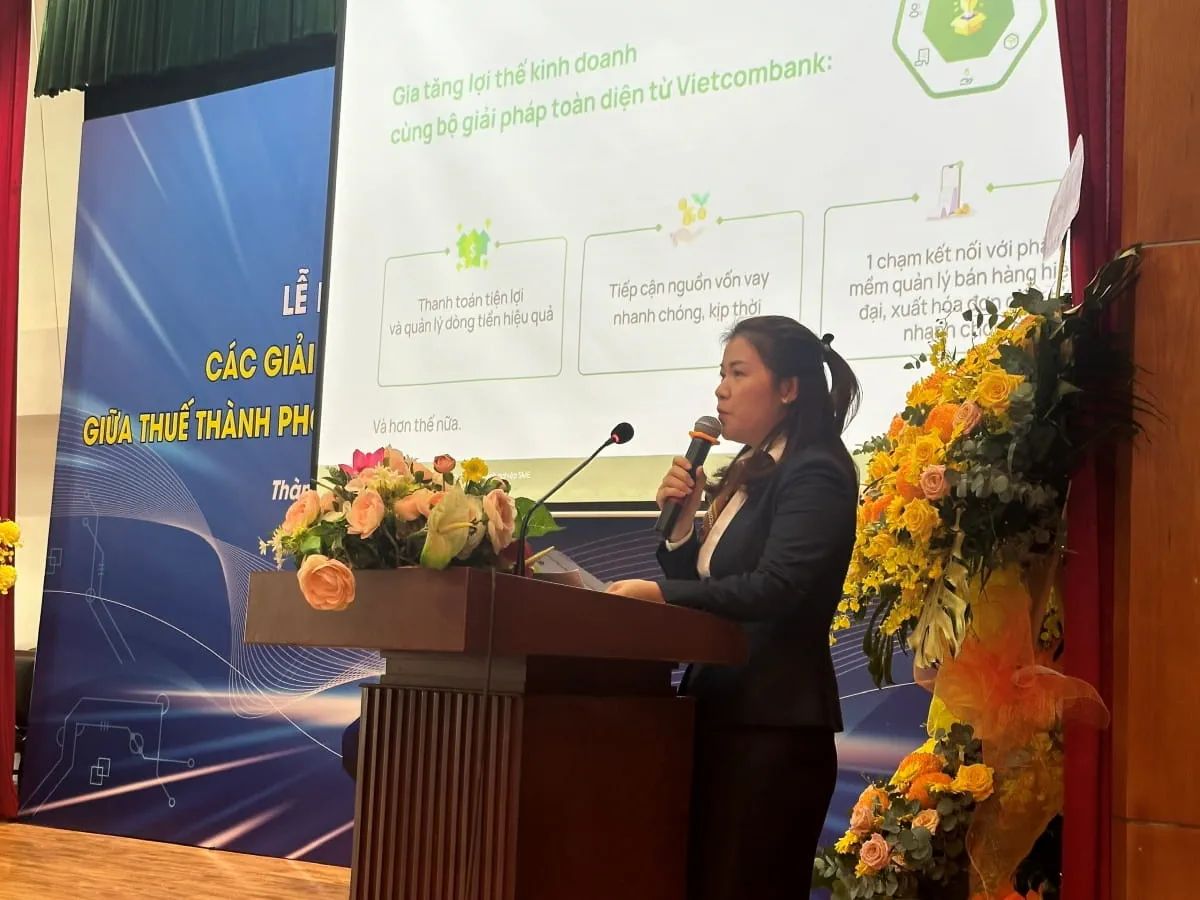 Phần trình bày chi tiết của Vietcombank về gói sản phẩm dịch vụ ưu việt dành cho hộ kinh doanh