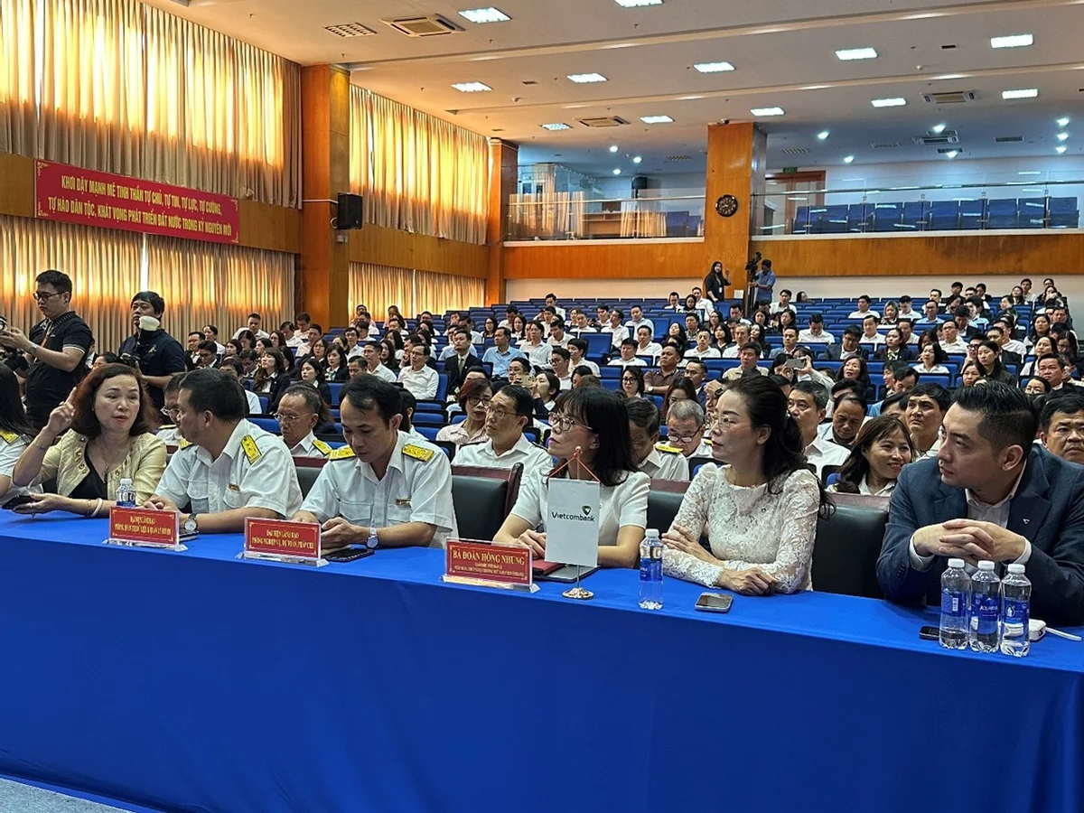 Quang cảnh buổi Lễ ký kết thỏa thuận hợp tác “Các giải pháp hỗ trợ đối với hộ kinh doanh giữa Thuế Tp.Hồ Chí Minh và các nhà cung cấp giải pháp”
